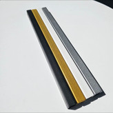 آباژورایستاده